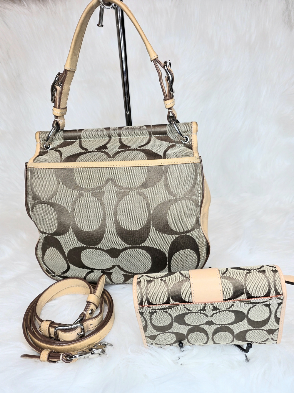 Coach 70th Anniversary LE Willis Legacy Bag & Tri Fold Compact Wallet Bag Strap - Picture 3 of 17